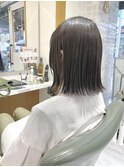 外ハネで軽く見えるスタイリング☆切りっぱなしボブ