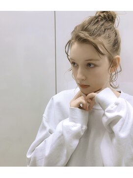アリエッタ アザブ(ARIETTA AZABU) 【色気をまとう】20代 モテカジュ お団子アレンジ ヘアアレンジ