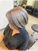 ホワイトシルバーカラーで究極の白髪ぼかし。白髪染め