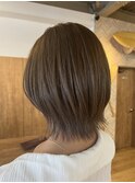 グレージュ×くびれショート
