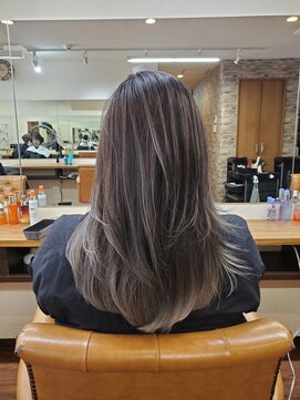 ノッシュ 七隈店(Hair Spa Nosh) エアタッチ/レイヤー/シルバー/バレイヤージュ/イノア