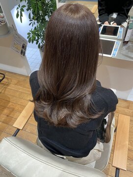 ガーネットプラス(Garnet+) グレージュブラウン×韓国くびれスタイル