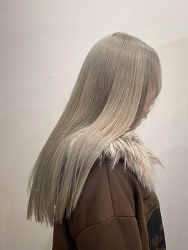 サクラ オモテサンドウ(SAKURA) ハイトーンホワイトグレージュ/ブリーチ/髪質改善/レイヤー