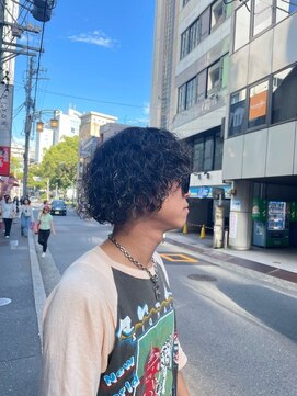 アース 三軒茶屋店(HAIR&MAKE EARTH) 重めスパイラルで大人の雰囲気に【三軒茶屋】