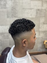 ストローヘアー(STRAW hair)&nbsp;宮城リョータ風スキンフェードワイルドツーブロック短髪パーマ