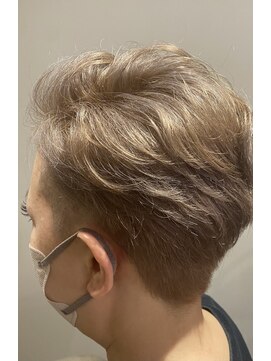 アトリエココ ハナレ(atelierCOCO HANARE) レディース刈り上げ