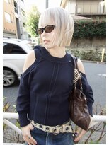 イェン(Yen.)&nbsp;ホワイトグレージュボブヘア