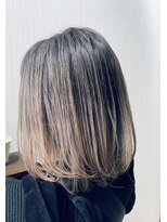 トムキャット(TOM CAT)&nbsp;【新宿TOMCAT】ボブベースハイライトベージュグラデーション
