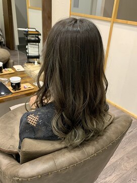 ルカリエ(LUCA:Rie) 秋のトレンドカラーカーキグレージュ