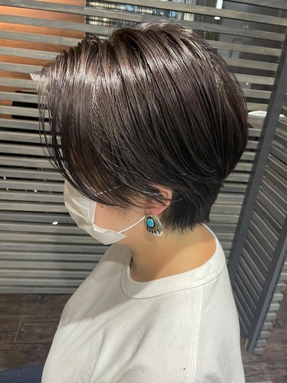 ハイライトうるツヤ白髪ぼかしユニセックスマニッシュショート