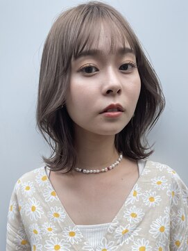 アイヴィ 表参道(IVY) ベージュカラーくびれボブ【肥田亜沙美】