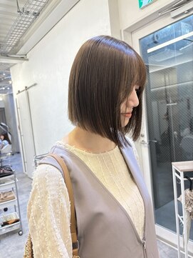 アナ ラーナ(Anna Lanna) 柔らかオリーブグレージュ×ボブ