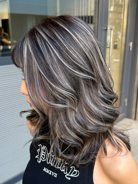 トゥイン 八王子(TWIN) ハイライトデザインカラーフェイスフレーミング暗めカラー