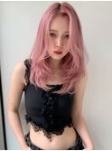 レイヤーカット 前髪なし ハイトーンピンク ブリーチ 20代 艶髪