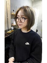 アワー(OUr-)&nbsp;オリーブベージュ／レイヤーボブ