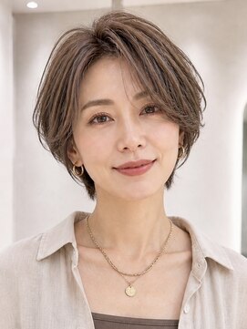 サーカス バイ ビュートリアム 青山(CIRCUS by BEAUTRIUM) 40代50代〇くびれショートカット/白髪ぼかし/ハイライト/小顔