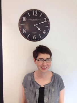 ヘアアイラッシュチーゴ (hair eyelash chigo) 柔らかいベリーショート