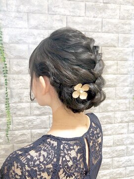 バグース 平塚(BAGUS) 編み込みアレンジ@20代/30代/40代/50代/60代