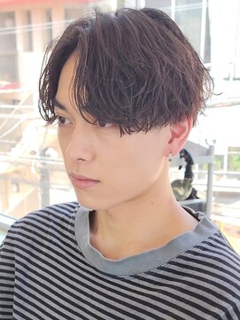 フィフス 原宿(fifth) センターパートツイストスパイラルパーマ刈り上げツーブロック