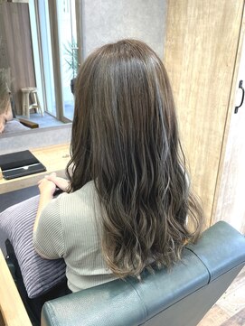 リベストバイジェービー 稲毛(li best. byjb) グレーベージュ/レイヤーロング/アッシュカラー【稲毛/稲毛駅】