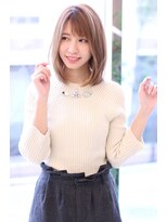 オーロ 西宮店(ORO)&nbsp;ハイトーンミルクティーベージュ　外はねミディアム