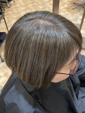 アイニ 河内小阪店(aini) 白髪ぼかしカラー白髪ぼかしハイライト大人ショート30、40、50代