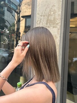 アウラ(AURA) グレージュカラー透明感カラーオリーブカラー