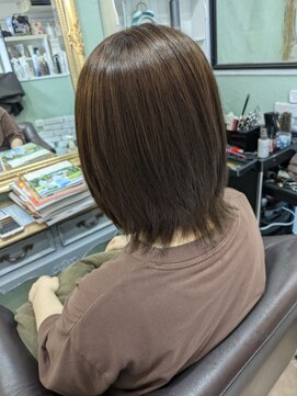 アジュール(Azur) 襟外ハネのボブ