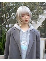 フェイスレイヤーリップレイヤーウルフカットホワイトカラー