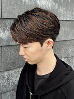 ヒュイル バイ ニアウ(Hwyl by Niau) メンズカットパーマニュアンスパーマセンターパート刈り上げ長め