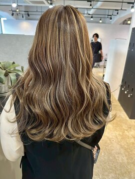 メリー オオサカ(Merly Osaka) 明るめベージュハイライト