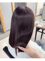 ファミリー(Family)&nbsp;ブルベ大人可愛い抜け感艶カラーロングヘアグレージュアッシュ