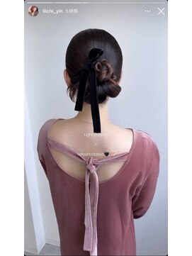 リイチ(LIICHI) tight chignon × velours ribbon
