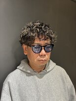 ドゥーエン(DoEN) 波巻きスパイラルパーマ/メンズハイライト