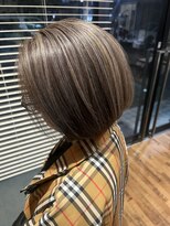 ロイズ ヘアデザイン アンド スパ(LOES)&nbsp;白髪ぼかしハイライト×ミルクティーブロンド×シルバーカラー