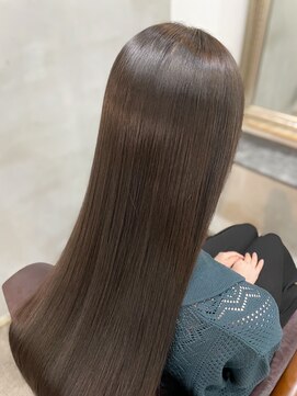 ロア 四条河原町店(LoRE) ベージュブラウンの顔まわりレイヤー｜艶仕上げ｜くびれヘア