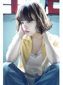 グレージュ ひし形シルエット 切りっぱなしボブ エアリー