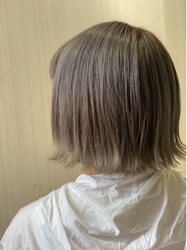 トムキャット(TOM CAT) 【新宿TOM CAT】秋冬ラベンダー混じりのシルバーグレージュ