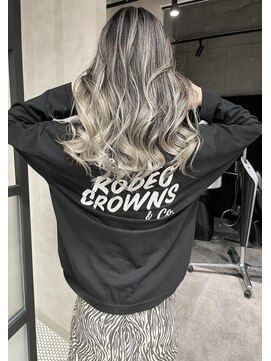 アコ(Aco) ★ウェーブに映えるエアタッチバレイヤージュ★