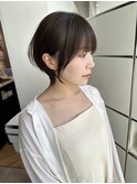 大人かわいい黒髪外ハネショートウルフ耳かけサイドバング