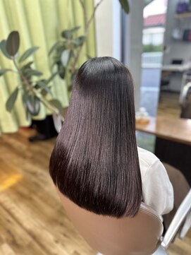美容室 笑顔 艶髪ダークカラー