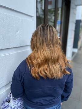 ノーム 横浜(NORM) バレイヤージュ