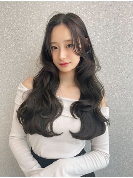 リリー(Lilley) くすみベージュ×姫カットレイヤー×韓国風巻き【ayana】