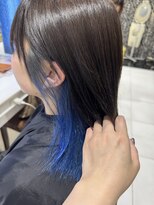 ちら見えブルーが今っぽ可愛い◎