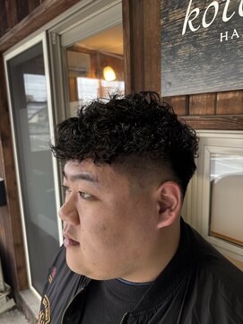 コトノハ 新屋敷町店(kotonoha) ショートスペインカール/スキンフェード