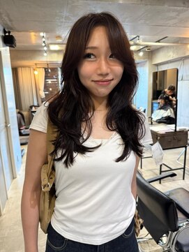 ナループロアボタン(Nalu pu loa BOTAN) 海外風レイヤーカット/重めレイヤーカット/グレージュカラー