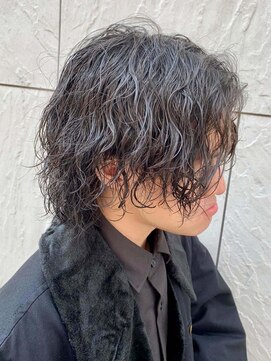 ジーニー 新百合ヶ丘(Genie) フェザーパーマサーフカール刈り上げセンターパート