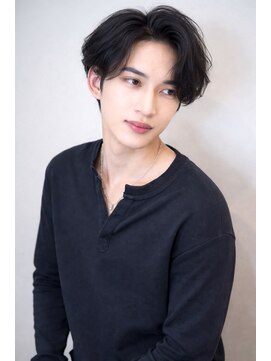 レーヴス(REVES) かき上げセンターパート.