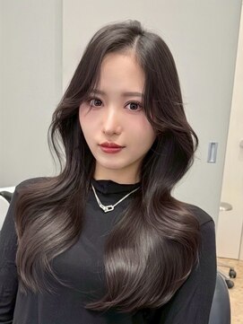 リエル 京都四条烏丸(Liyelle) 小顔外ハネミディアムアッシュ20代30代40代くびれミディ韓国ヘア