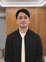 イナフ(ENUFF) 直毛を活かすシンプルなサイドパート